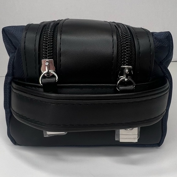 DIOR Men's Double Compartment Toiletry Travel Bag | BLACK NAVY BLUE | NEW!!🖤✔️ - Picture 5 of 14